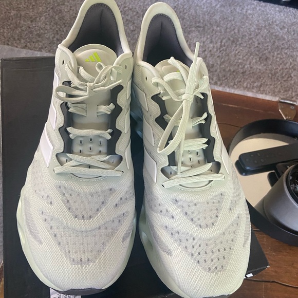 Adidas SWITCH FWD 'Linen Green - Picture 4 of 9